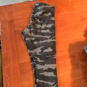 Garage Dark Grey Camo Leggings